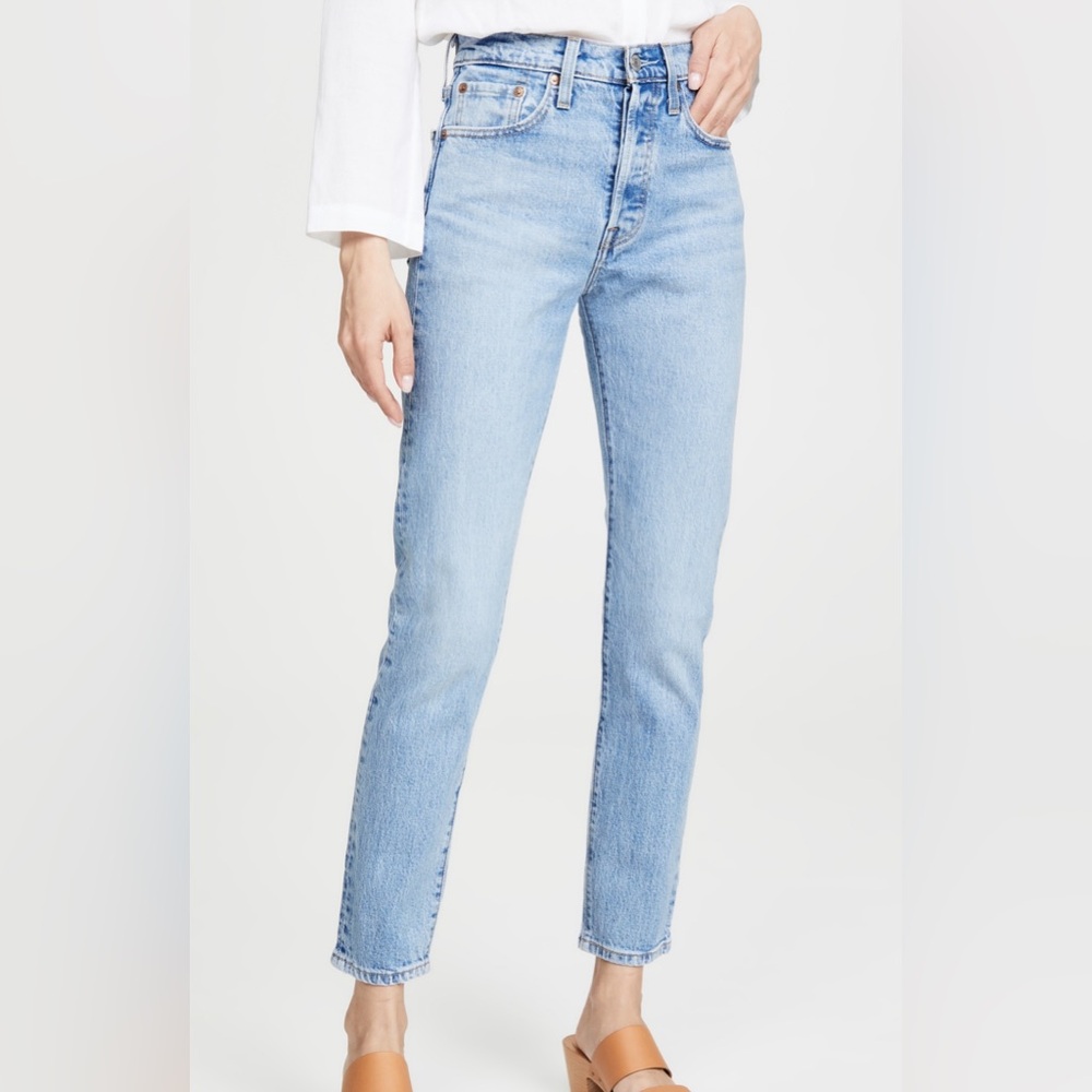 Levi 501 skinny W24 x L28 color: tango light